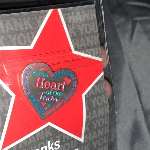 ❤️Position Promotions Heart Pin❤️ - Picture 2 of 4